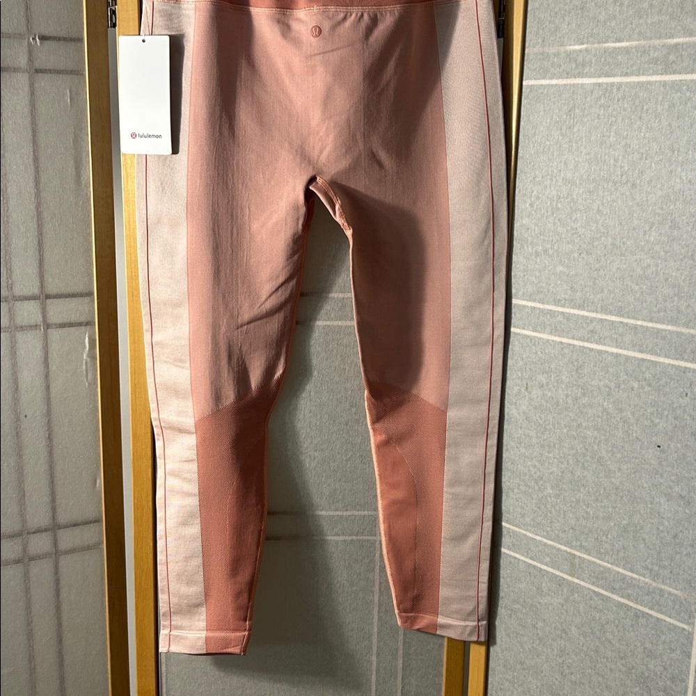 Lululemon Ebb to train Abstract Coral and Beige Leggings - Picture 5 of 14